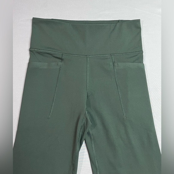 Gapfit Women's Smooth High Rise Flare Leg Ivy Green Leggings NWOT - Picture 5 of 6